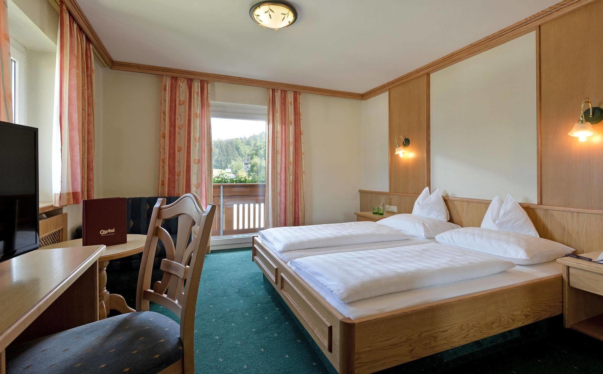 Classic Rooms By Crystal Sankt Johann in Tirol Exteriér fotografie
